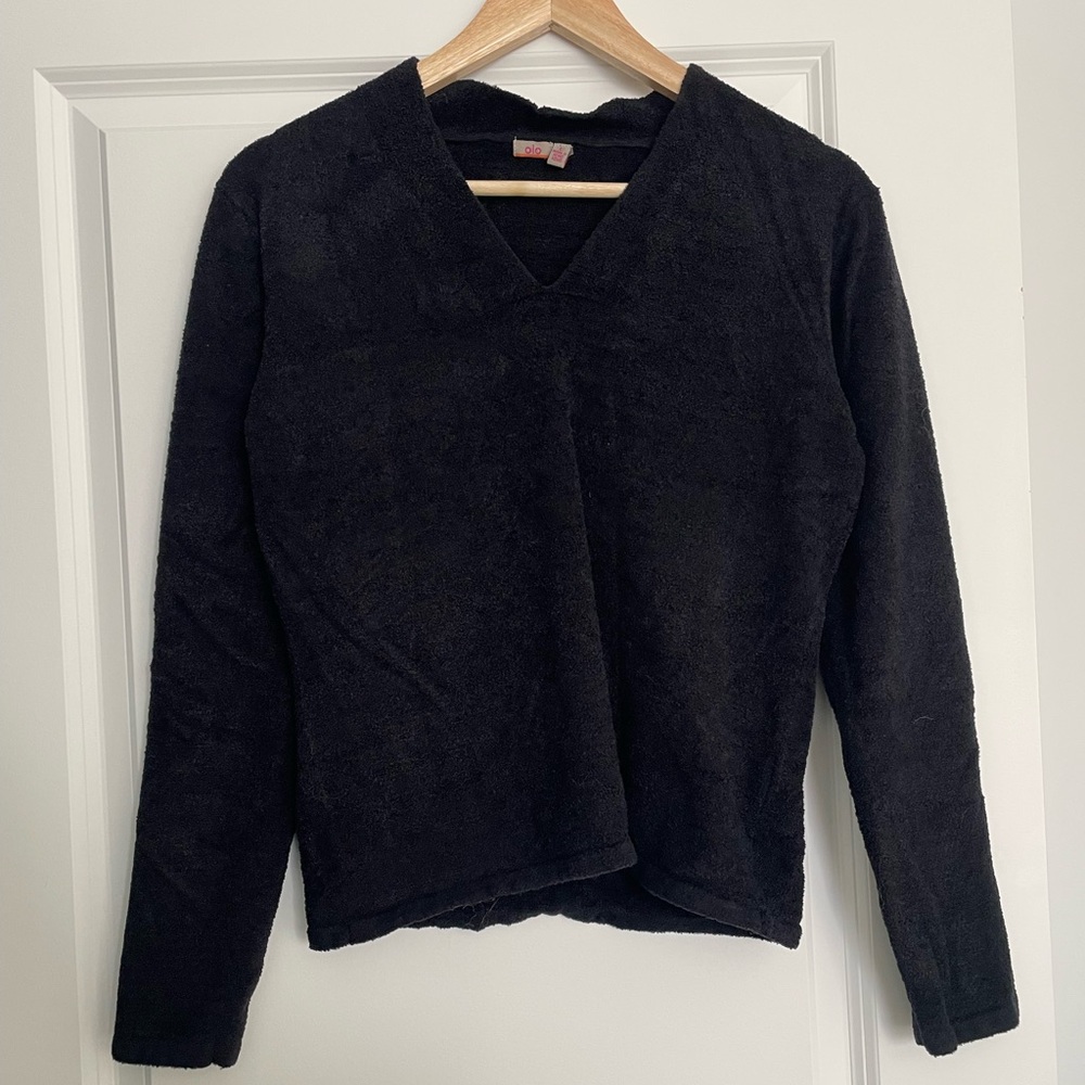 Olo Teddy Designer Sweater in black Chic Black V-Neck Sweater large